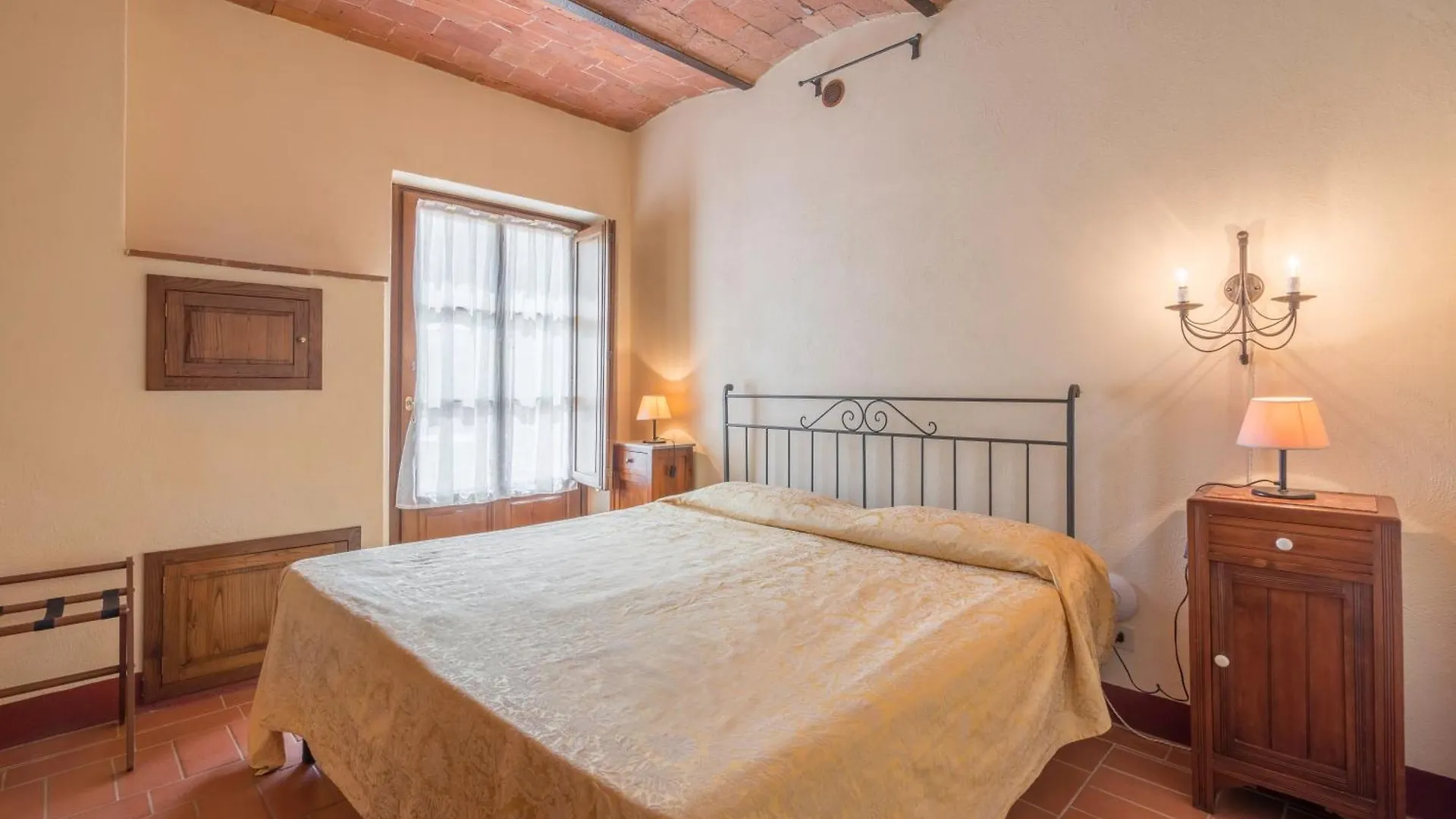 Hotel apartamentowy Santo Pietro Resort San Gimignano Włochy