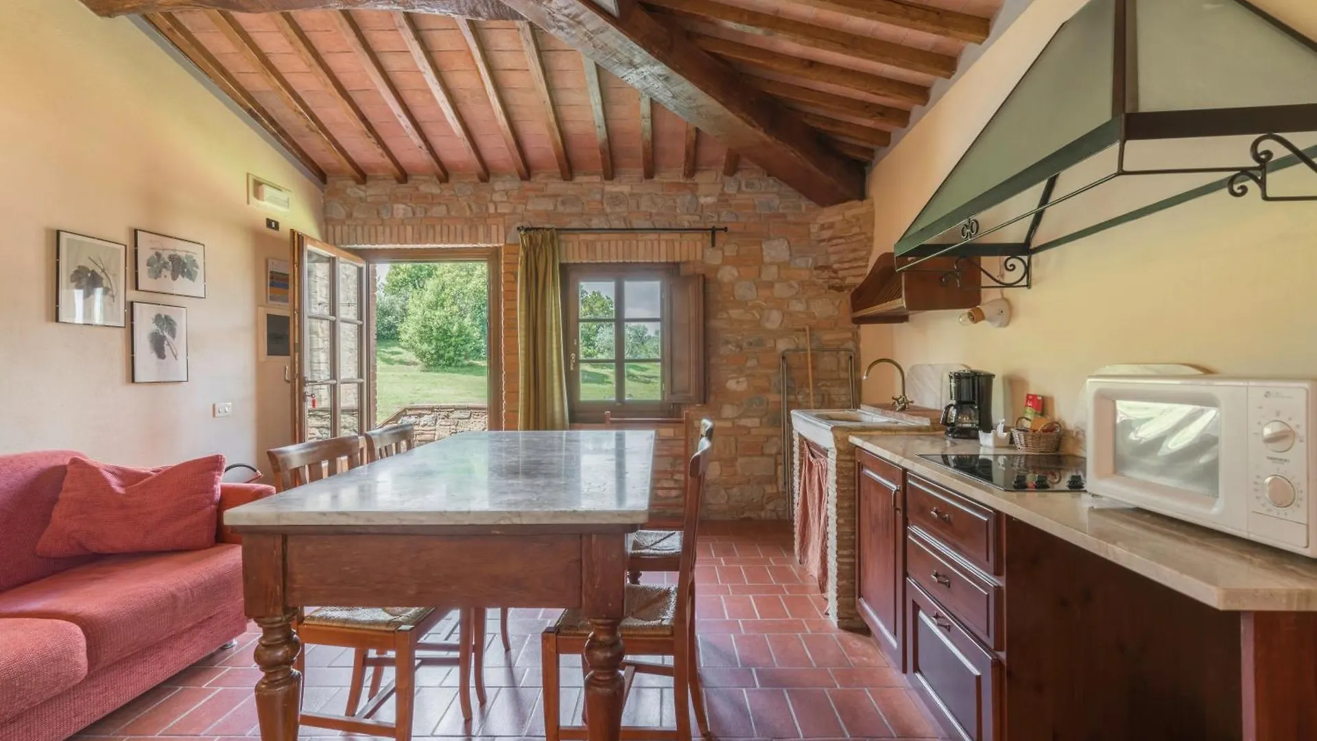 Hotel apartamentowy Santo Pietro Resort San Gimignano Włochy